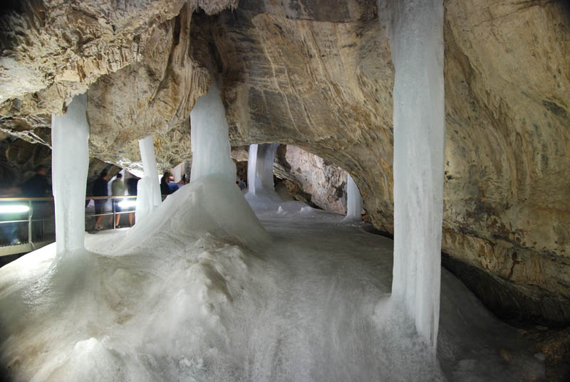 Demanova - Cueva de hielo