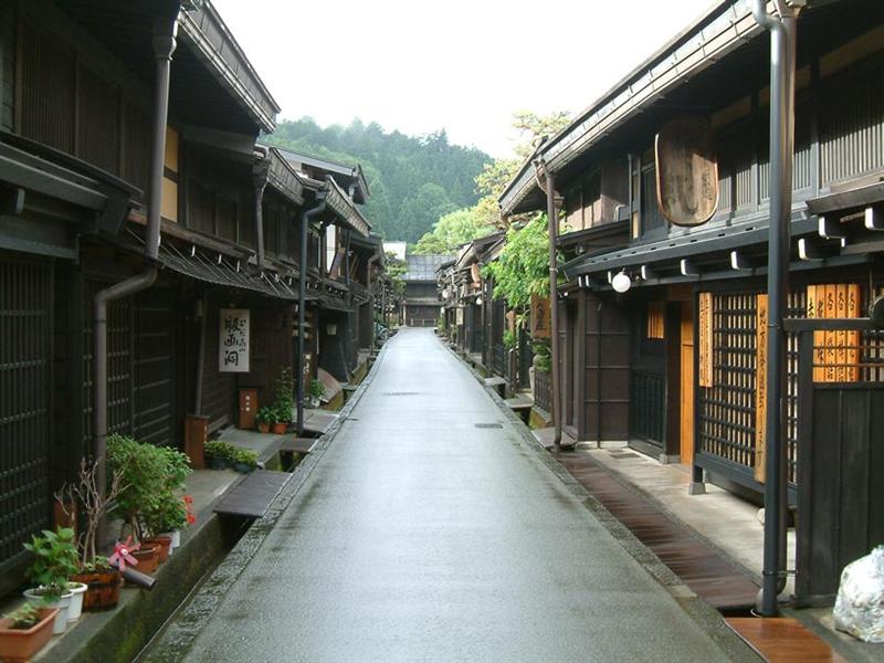 Takayama - Furui-machi nami