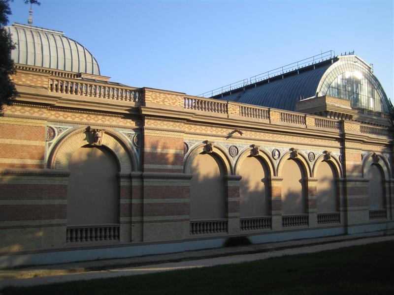 Buen Retiro Park<BR>Velazquez Palace