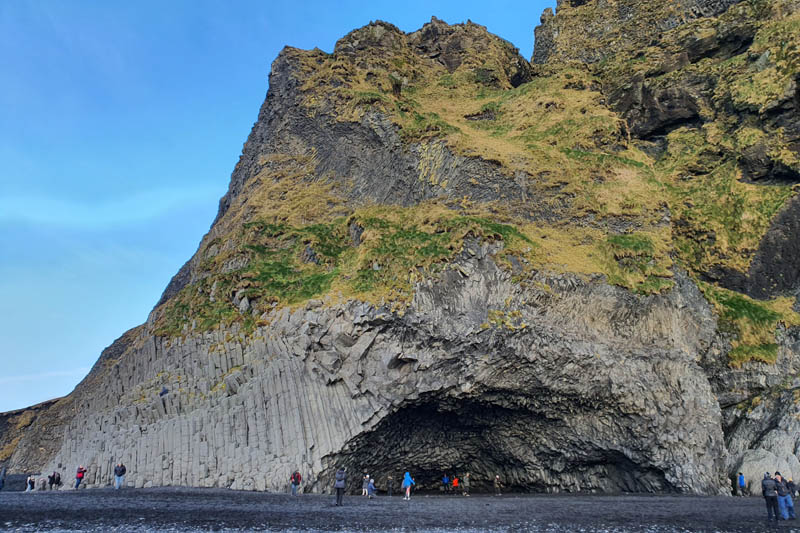 Reynisfjara Beach - Hálsanefshellir