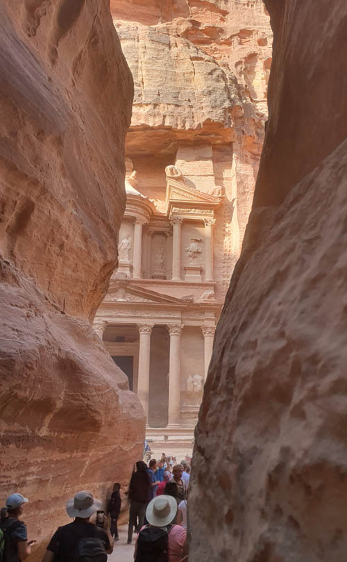 Petra - El Siq a su llegada al Tesoro