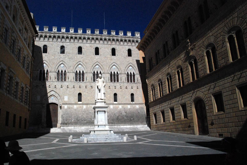 Siena - Palazzo Salimbeni