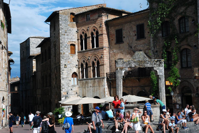 San Gimignano - Piazza Della Cisterna
