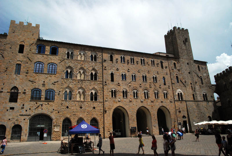 Volterra - Piazza dei Priori