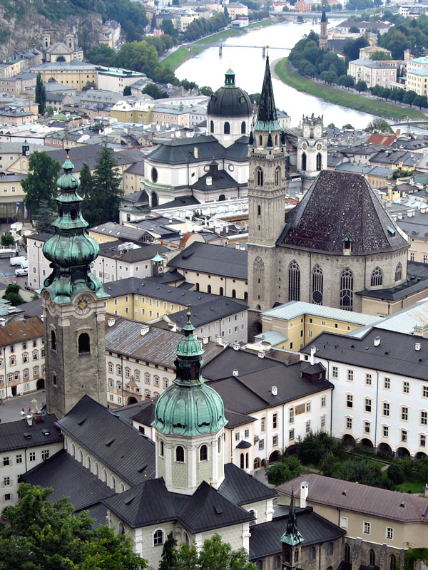 Salzburgo - Sankt Peter y Franziskanerkirche